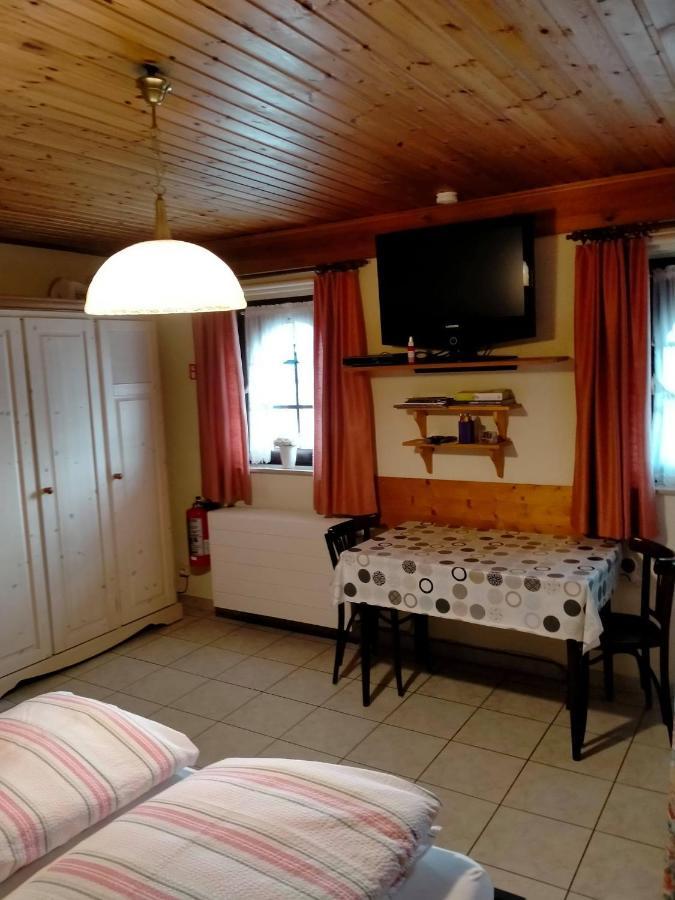 Gasthof Lederhose Diepenbeek Екстериор снимка
